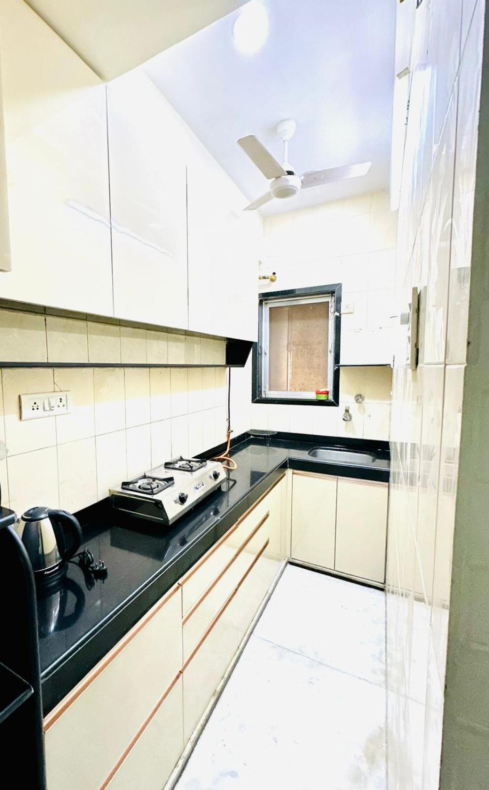 Apartament Prime Location On Linking Road, Khar West, *
